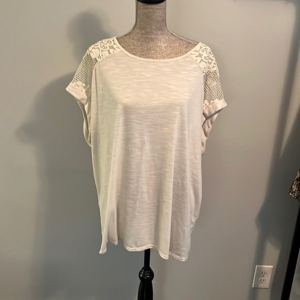 Ava & Viv lace tunic top.  Size 2X with rolled sleeve.